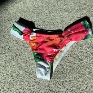 Miroa Floral Rose Bottom